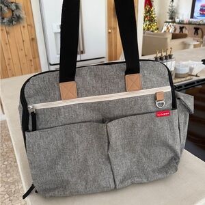 Skip Hop Gray Weekender Bag. New
